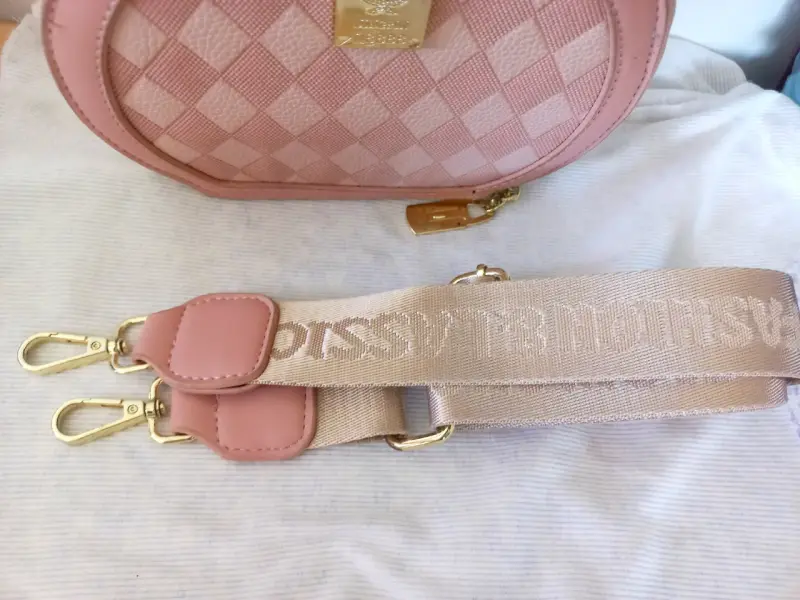 Bolso rosa con estampado geométrico - 5