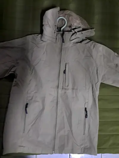 Chaqueta cortaviento beige tactica. - miniatura 2