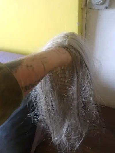 Peluca gris larga - miniatura 1