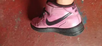 Zapatillas altas rosadas Nike - miniatura 3
