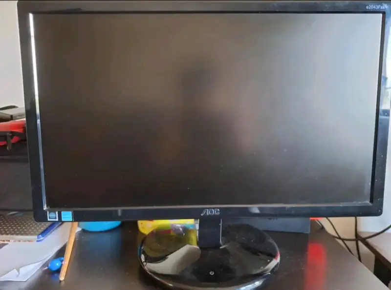 Monitor LED AOC  21 pulgadas 1600x900 VGA - 1