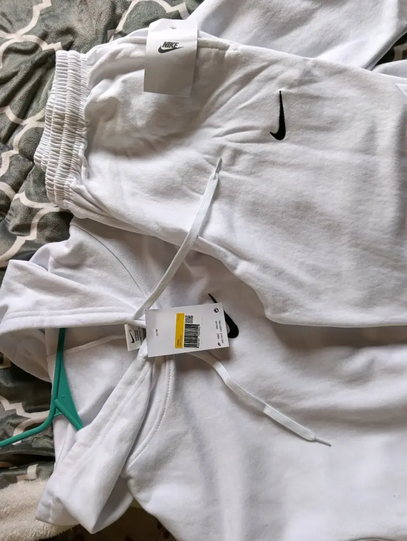 Conjunto deportivo blanco Nike - 2