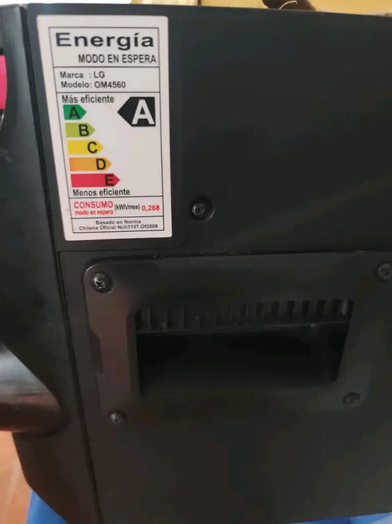 Parlante LG Bluetooth 220W - 4