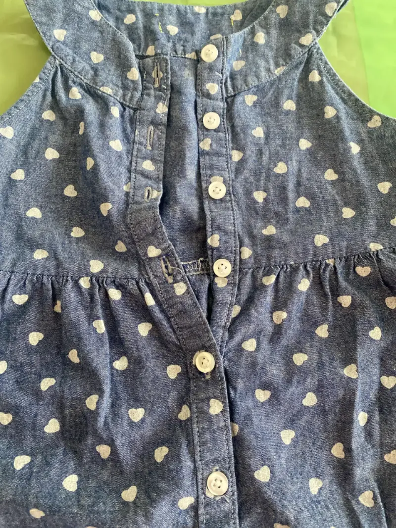 Vestido de jeans de niña con corazones - 2