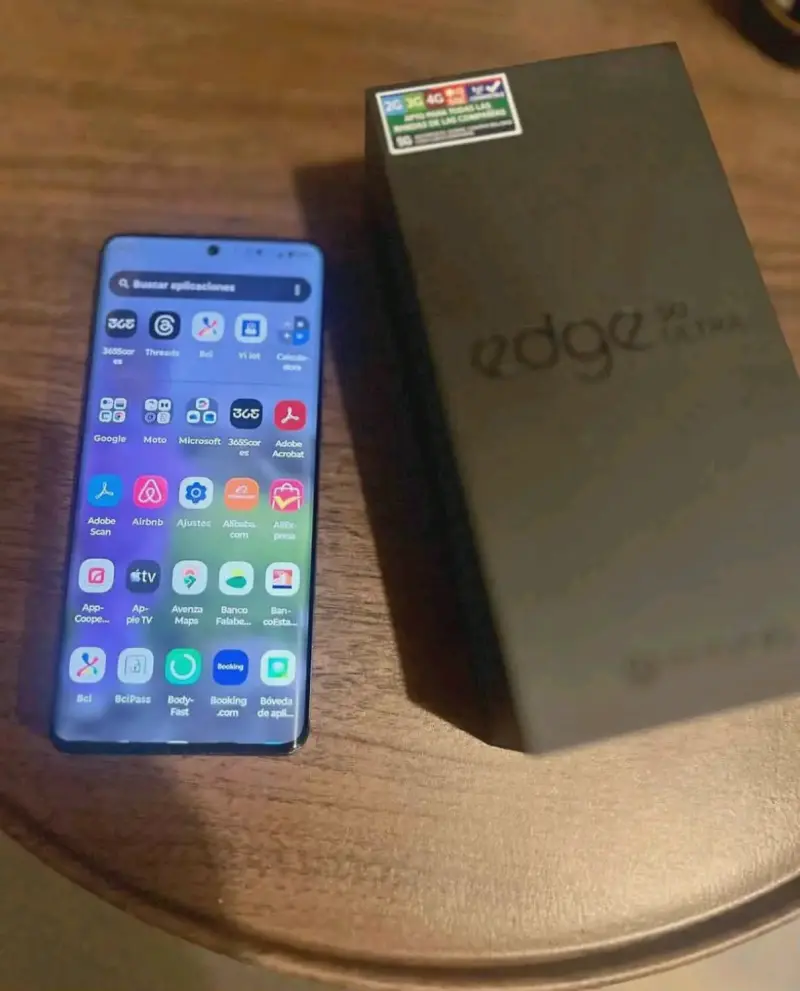 Smartphone Edge 50 Ultra con caja - 1
