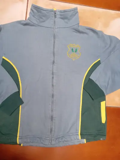 Chaqueta escolar gris y verde - miniatura 1