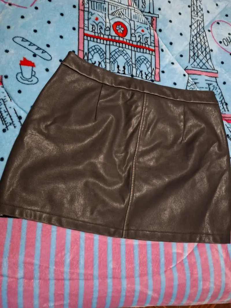 Falda negra de cuero sintético, Marca Americanino - 2