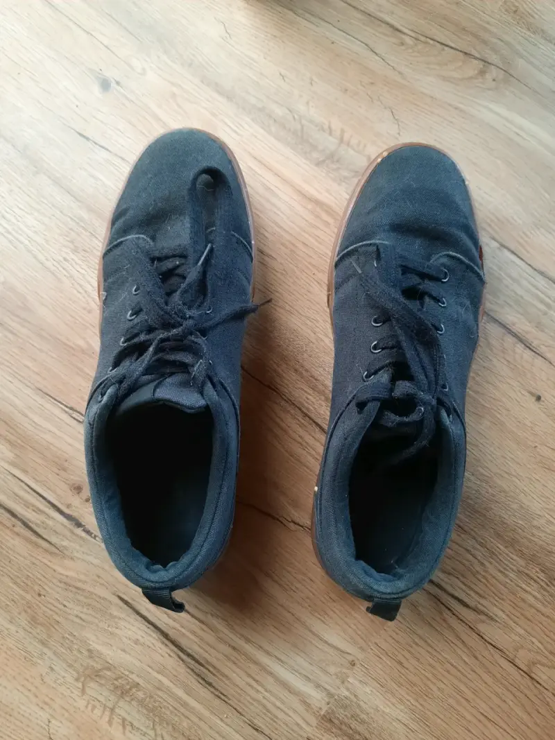 Zapatillas deportivas negras - 2