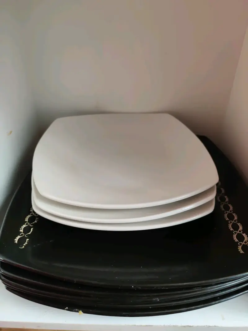 Juego de platos cuadrados - 1
