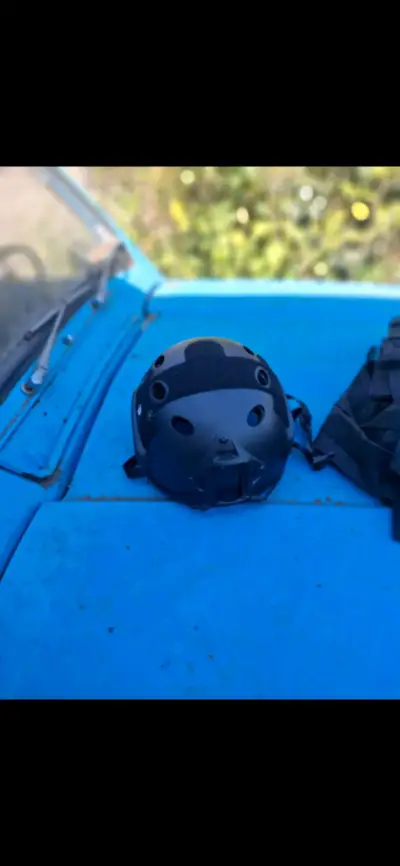 Airsoft chaleco y casco - miniatura 5