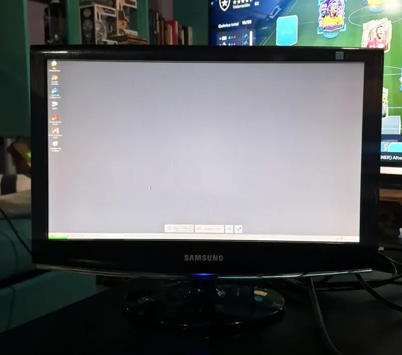 Monitor Samsung SyncMaster 933SN Plus 18.5" VGA - 1
