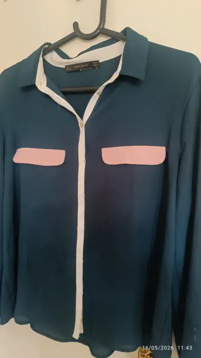 Blusa Zara azul con detalles rosados - miniatura 1
