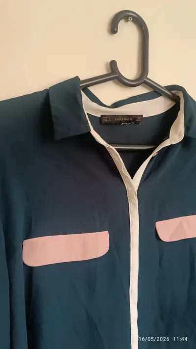 Blusa Zara azul con detalles rosados - miniatura 4