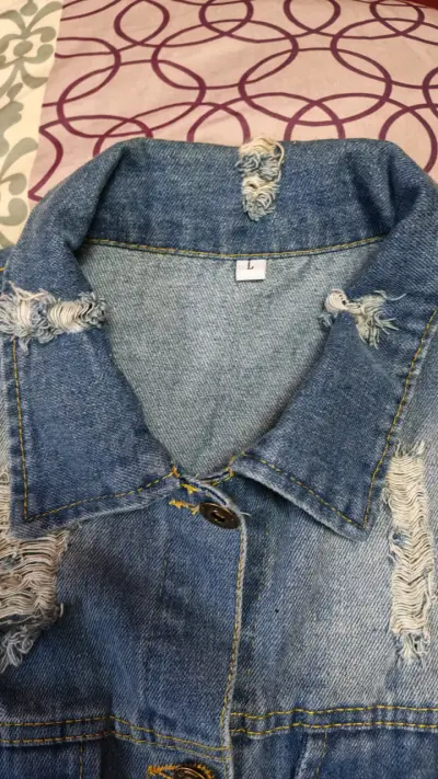 Chaqueta de mezclilla desgastada azul - miniatura 3