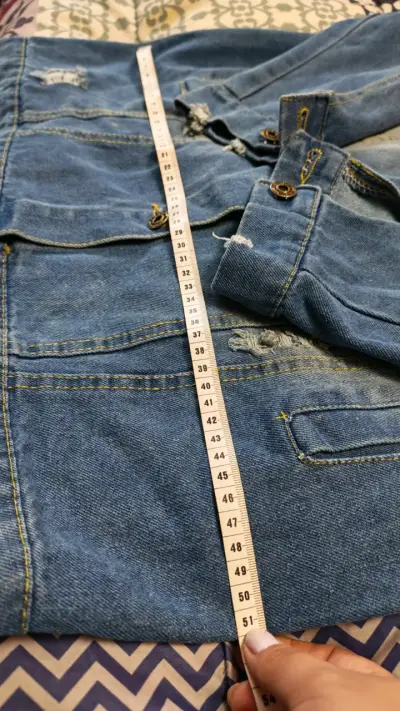 Chaqueta de mezclilla desgastada azul - miniatura 6