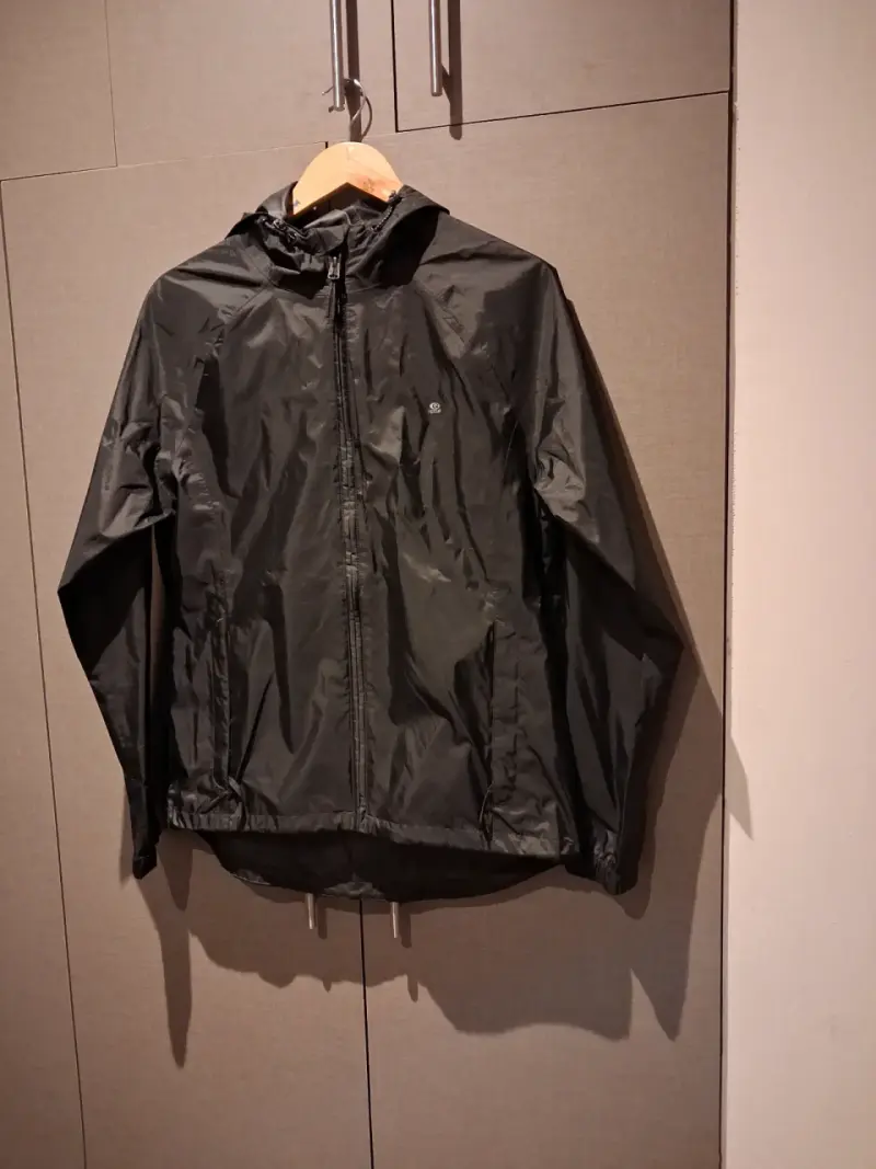 Abrigo / chaqueta impermeable - 2