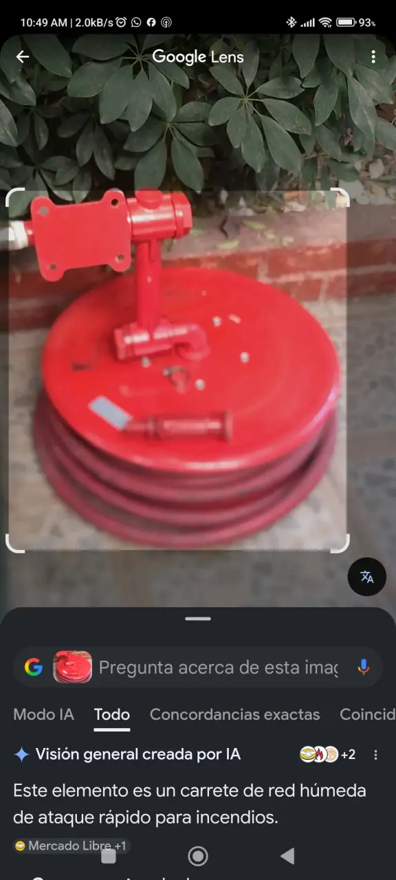 Carrete de red húmeda rojo