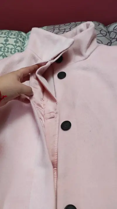 Abrigo rosado con cinturón - miniatura 2
