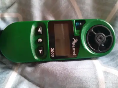 Anemómetro portátil Kestrel verde - miniatura 1