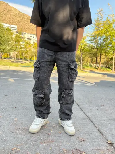 Jeans cargo oscuros - miniatura 1