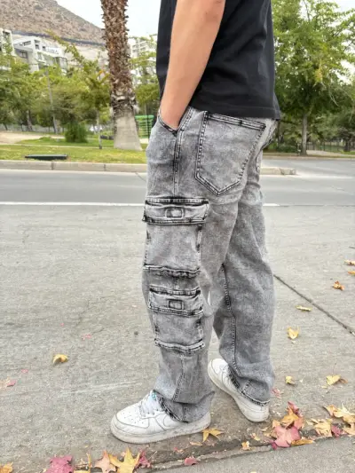 Pantalones cargo grises estilo lavado - miniatura 2