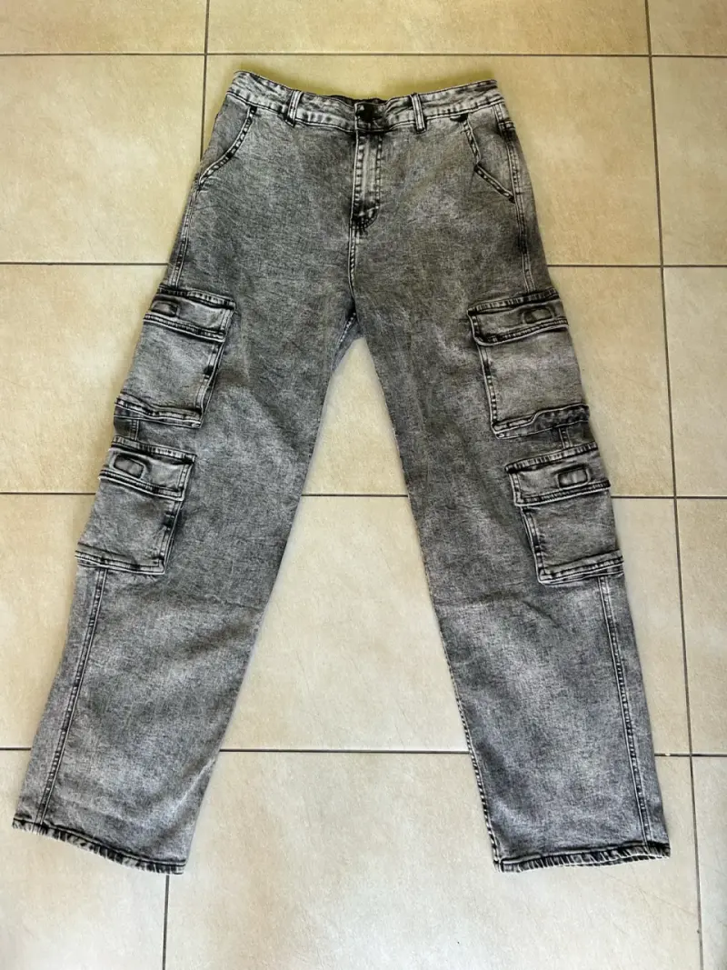 Pantalones cargo grises estilo lavado - 5