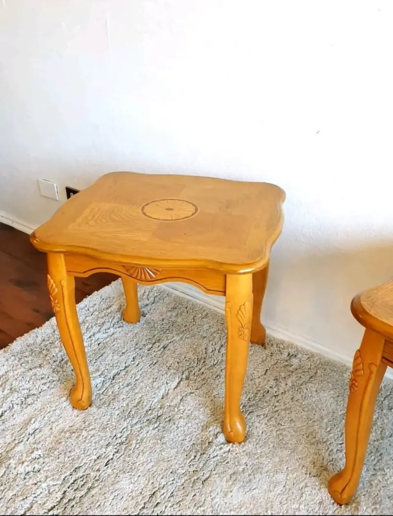 Mesa auxiliar de madera tallada - 2