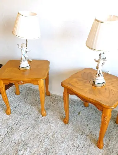 Mesa auxiliar de madera tallada - miniatura 3
