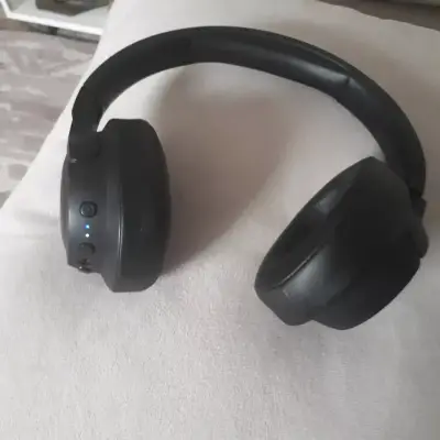 Audífonos JBL negros inalámbricos 770 NC - miniatura 3