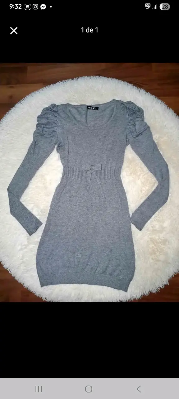 Chaqueta negra con capucha de peluche - 2