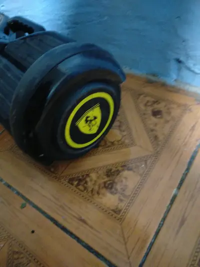 Hoverboard eléctrico negro usado - miniatura 2