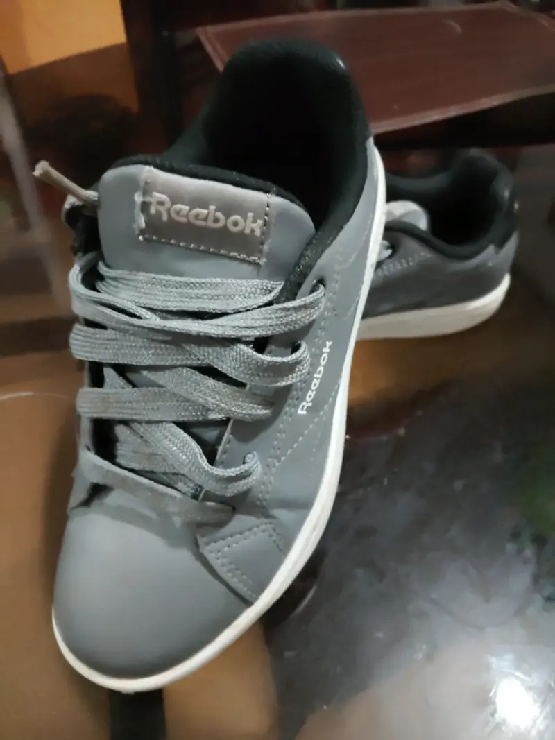 Zapatillas grises Reebok 31 y medio - 3