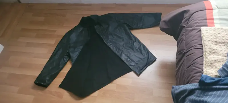 Chaqueta de cuero negra