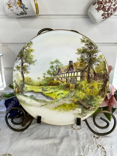 Plato decorativo de cerámica pintado a mano - miniatura 1
