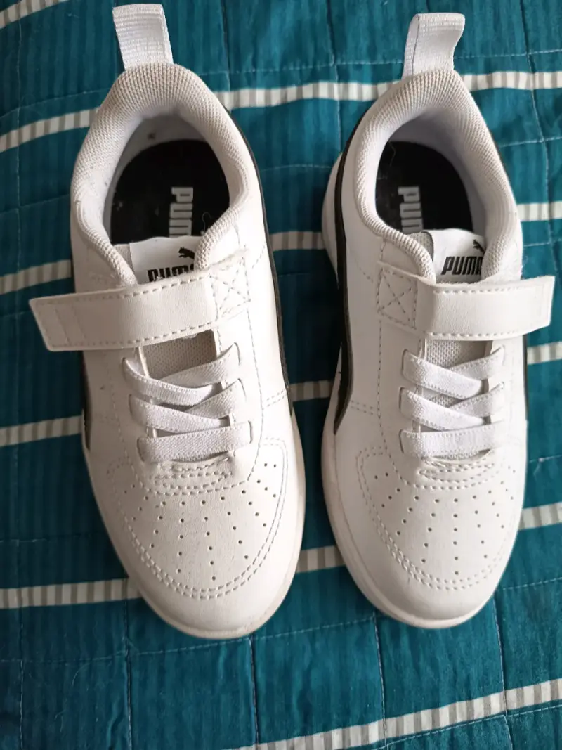 Zapatillas blancas con velcro - 2