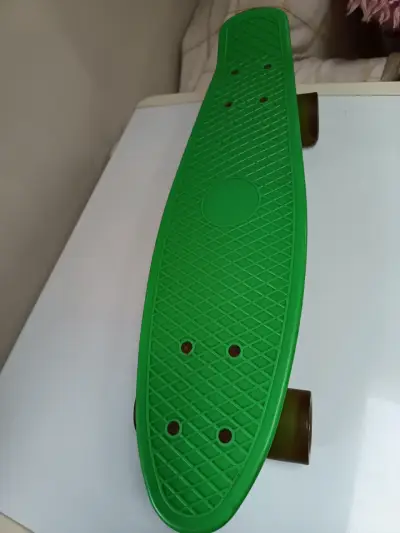 Mini skateboard verde - miniatura 5