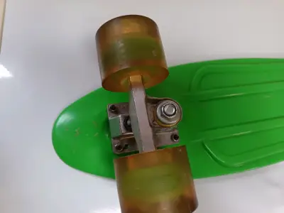 Mini skateboard verde - miniatura 6