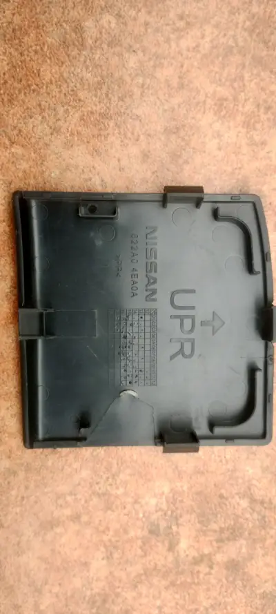 Tapa remolque delantera Nissan Qashqai - miniatura 3