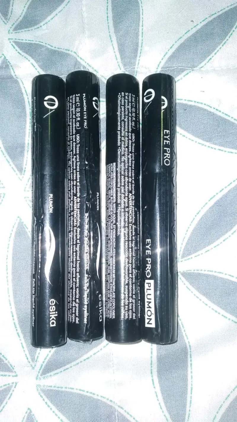 Delineador líquido en plumón Ésika