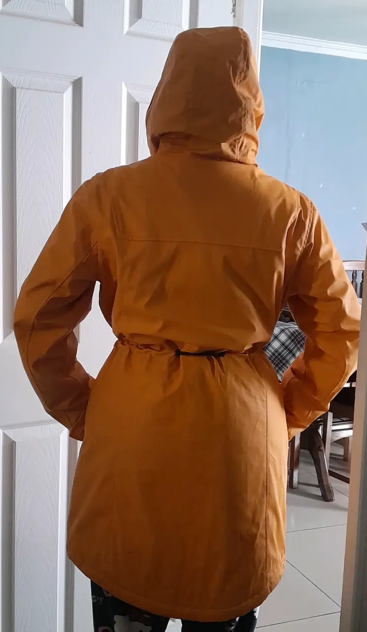 Parka amarilla con capucha - 2
