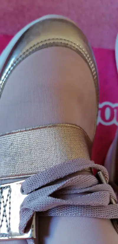 Zapatillas deportivas rosadas con dorado - miniatura 5