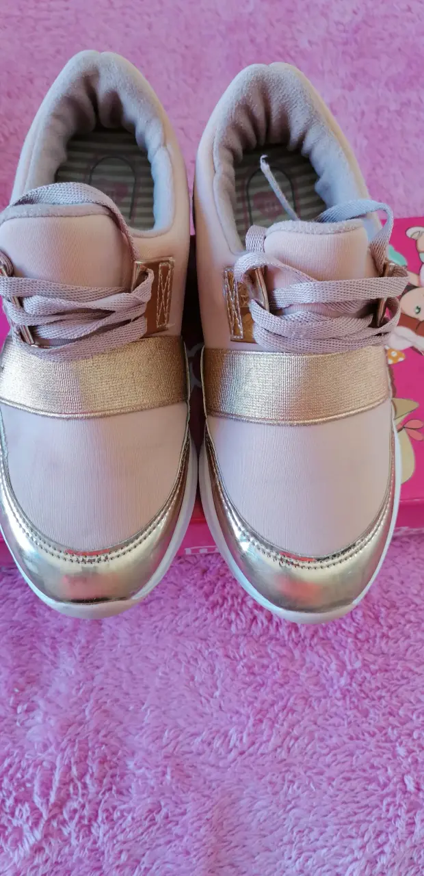 Zapatillas deportivas rosadas con dorado - 6