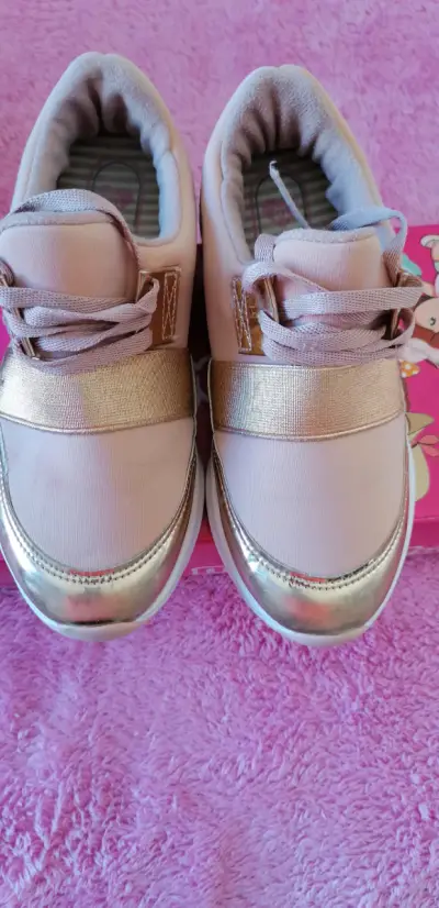 Zapatillas deportivas rosadas con dorado - miniatura 6