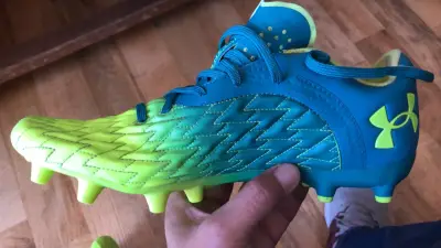 Zapatillas deportivas azul,  verde futbol o rugby - miniatura 2