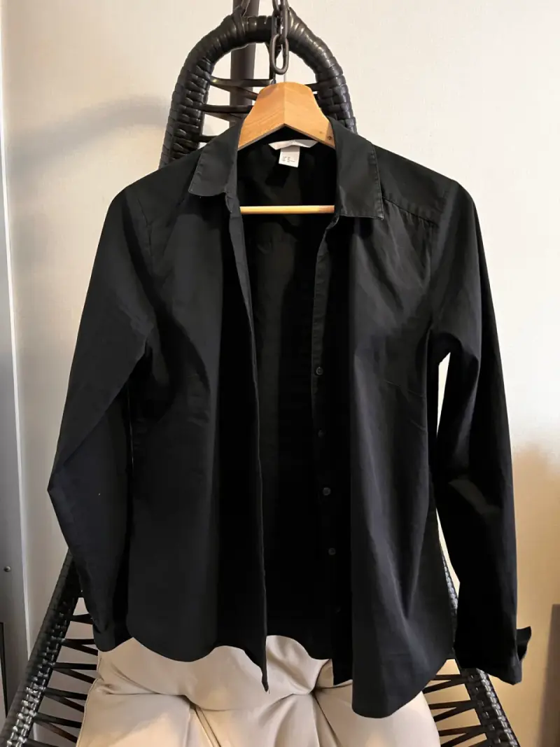 Camisa negra