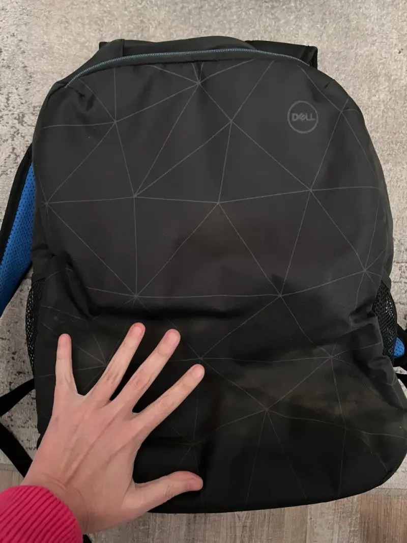 Mochila Dell negra con diseño - 2