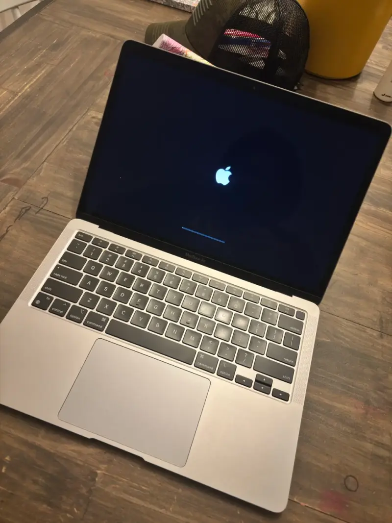 Macbook M1 - 1