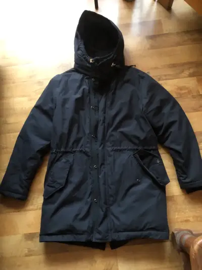 Parka negra con capucha marca Lee nueva Talla M - miniatura 1