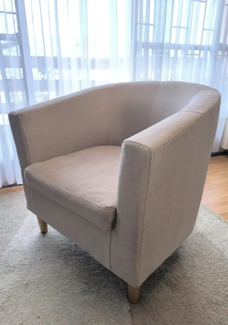 Sillón beige lino