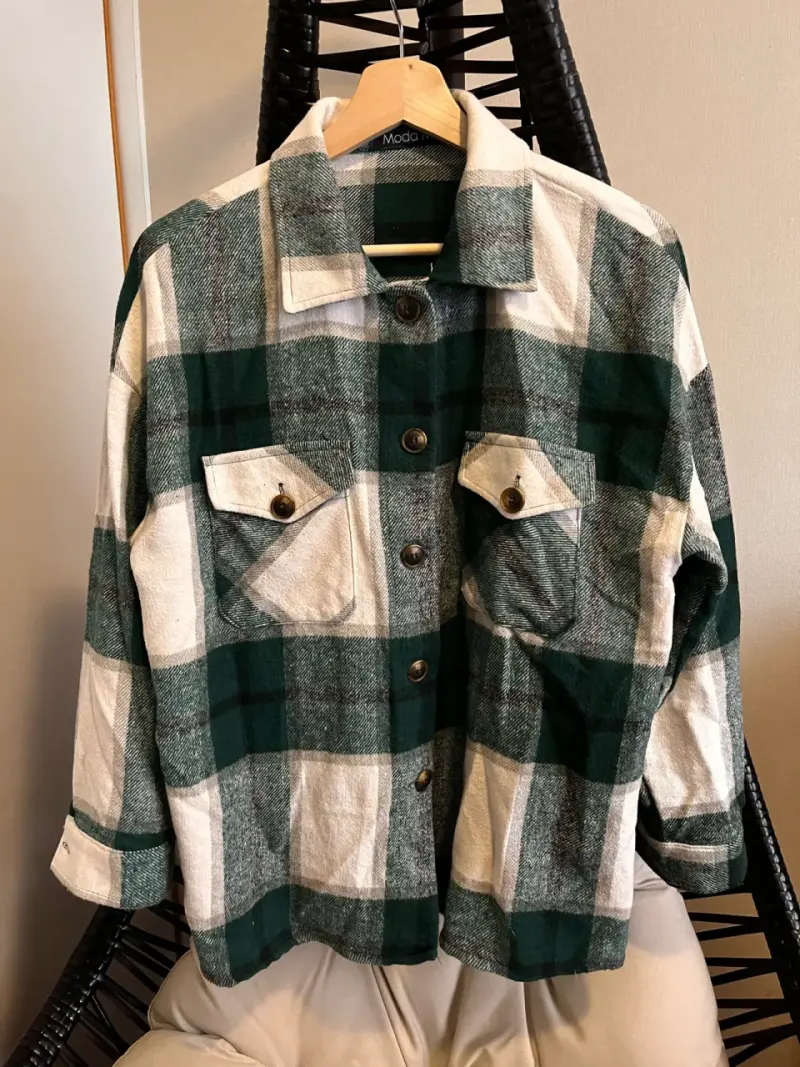 Sobrecamisa de franela a cuadros verdes y blancos - 1